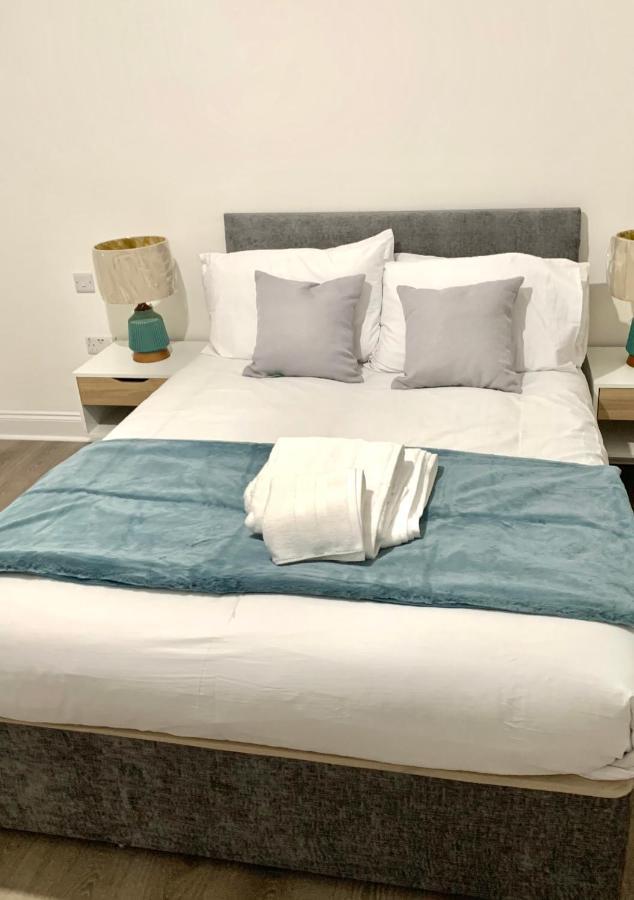 Beautiful All Room En-Suite 4 Bedrooms House , Free Parking, Wifi, Corporate, Contractors, Family Relocation, Contact Us For Long Term Rate Ilford Eksteriør bilde